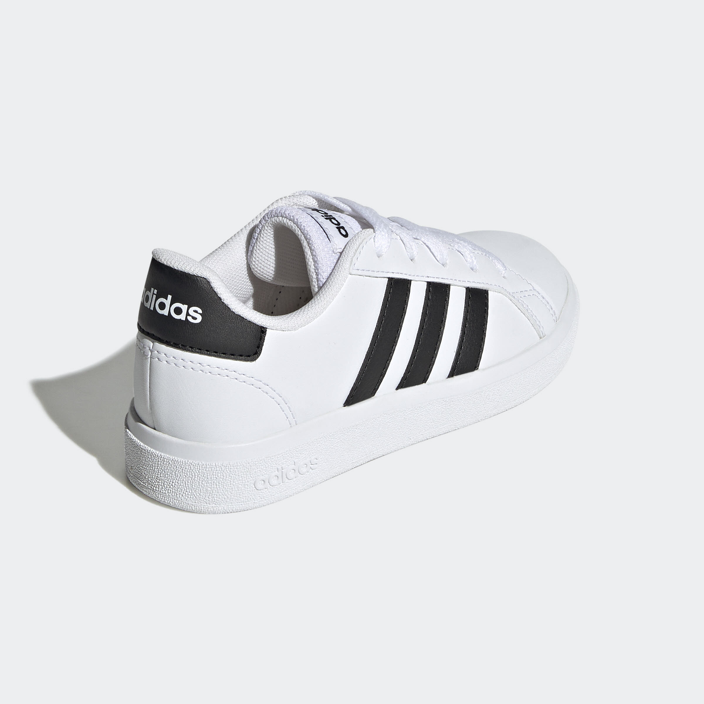 adidas GRAND COURT 2.0 K Jungen Snekaer Low Freizeitschuhe weiß/schwarz